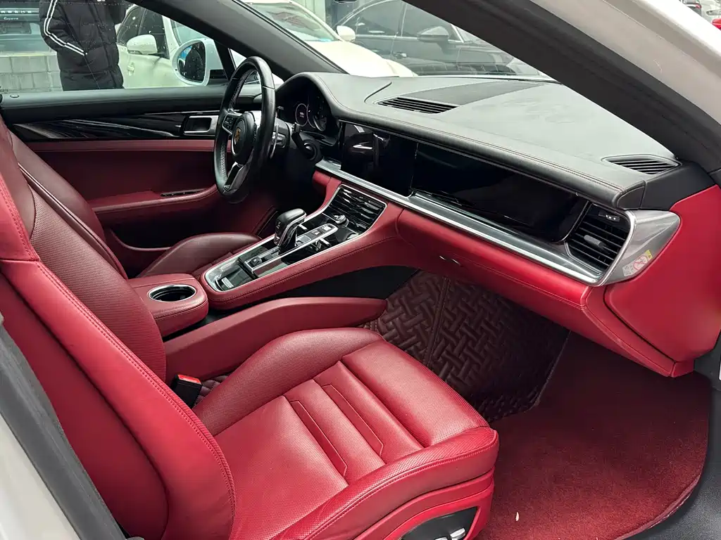 Porsche Panamera 2018 — фото 13