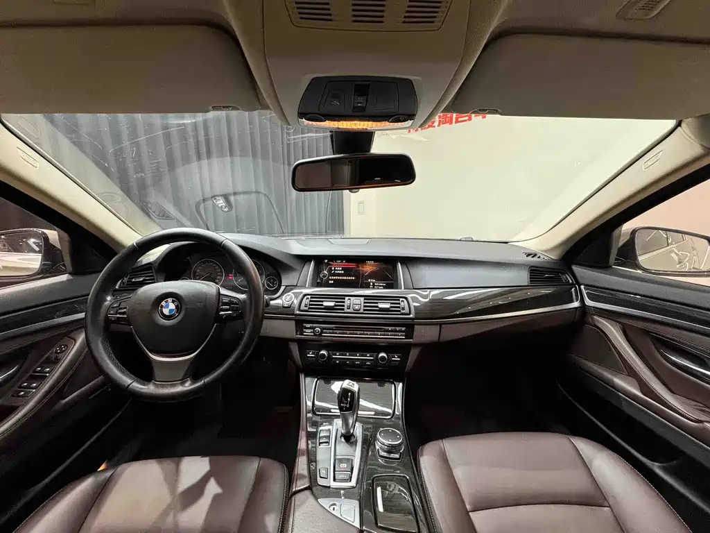 BMW 5 Series 2016 — фото 27