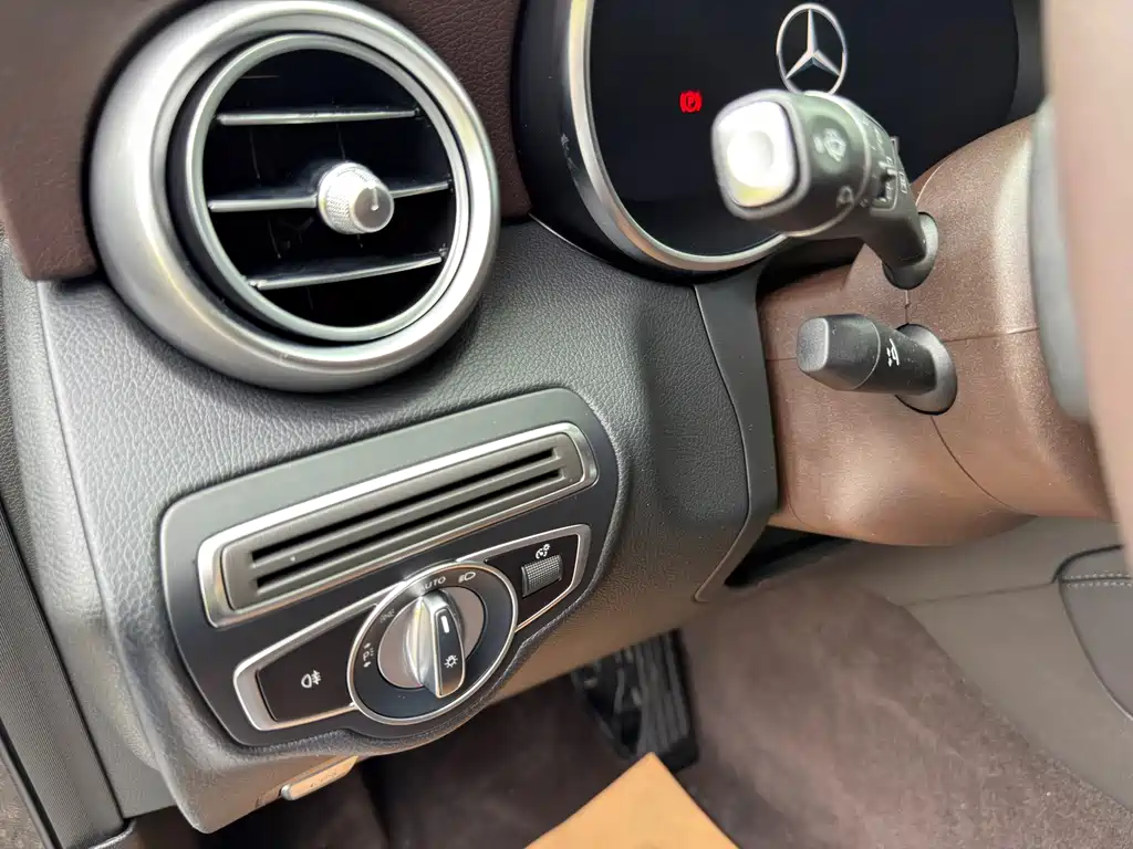 Mercedes-Benz GLC 2020 — фото 20