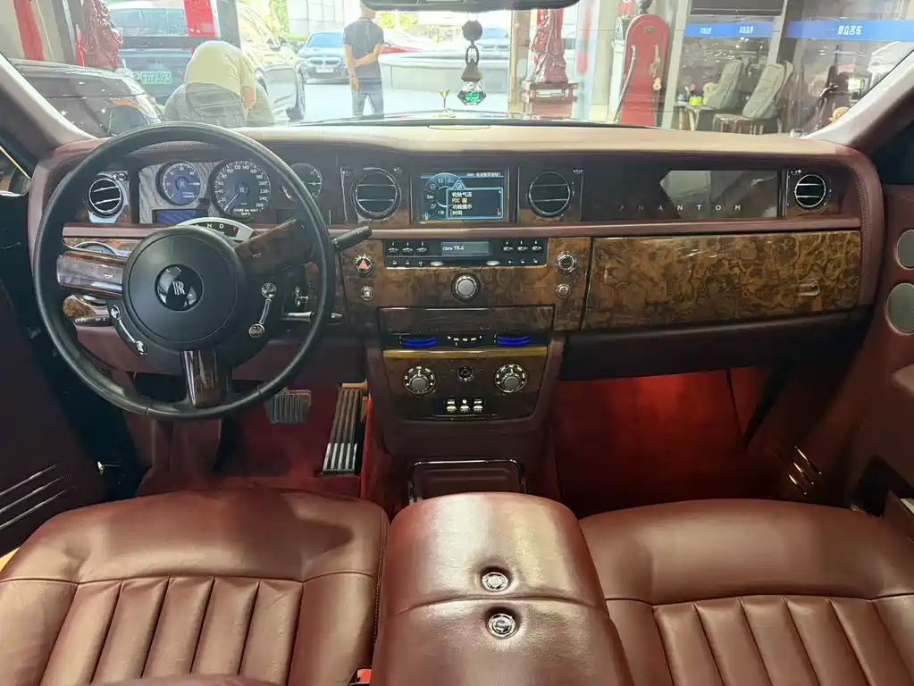 Rolls-Royce Phantom 2013 — фото 11