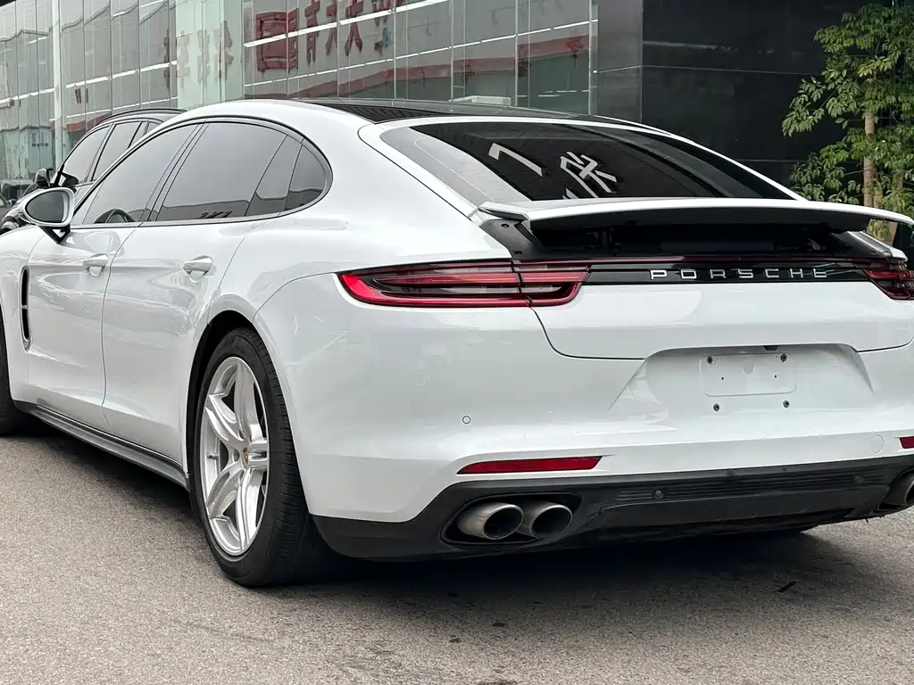 Porsche Panamera 2018 — фото 14