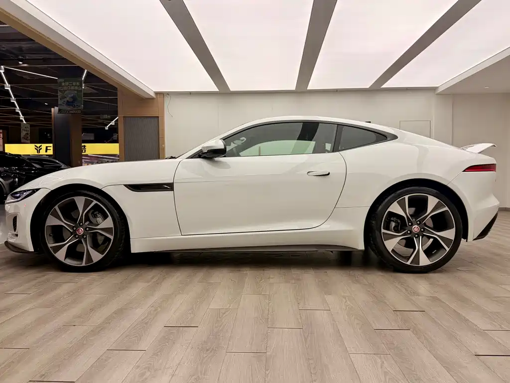 Jaguar F-TYPE 2022 — фото 5