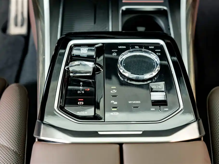 BMW 7 Series 2025 — фото 16