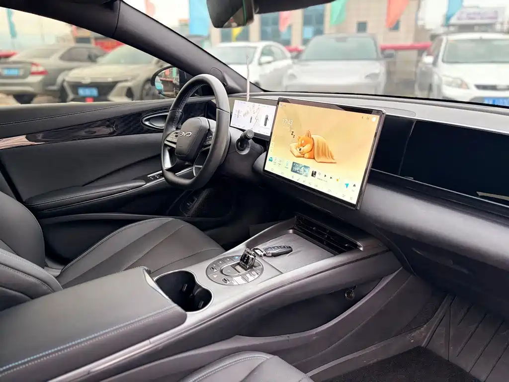 BYD Seal 2025 — фото 10