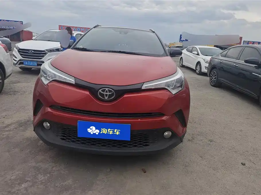 Toyota C-HR 2020 — фото 2