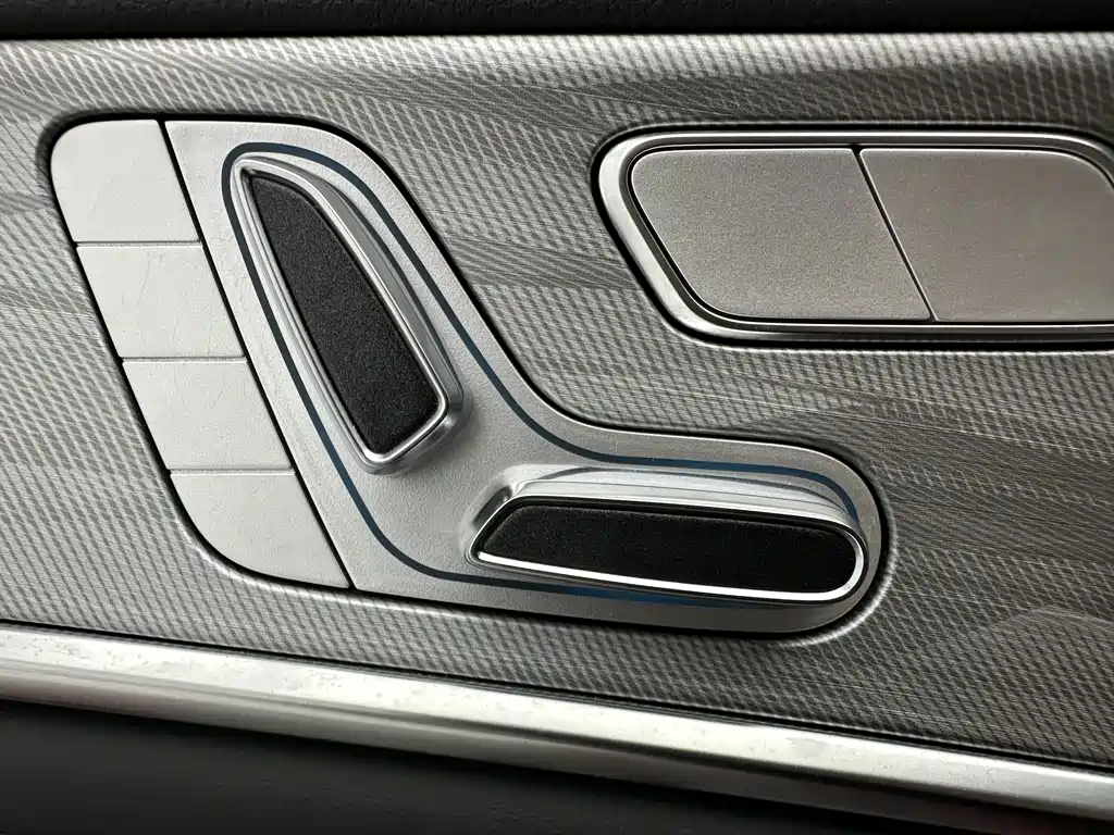 Jetour Jietu X70 PLUS 2023 — фото 13