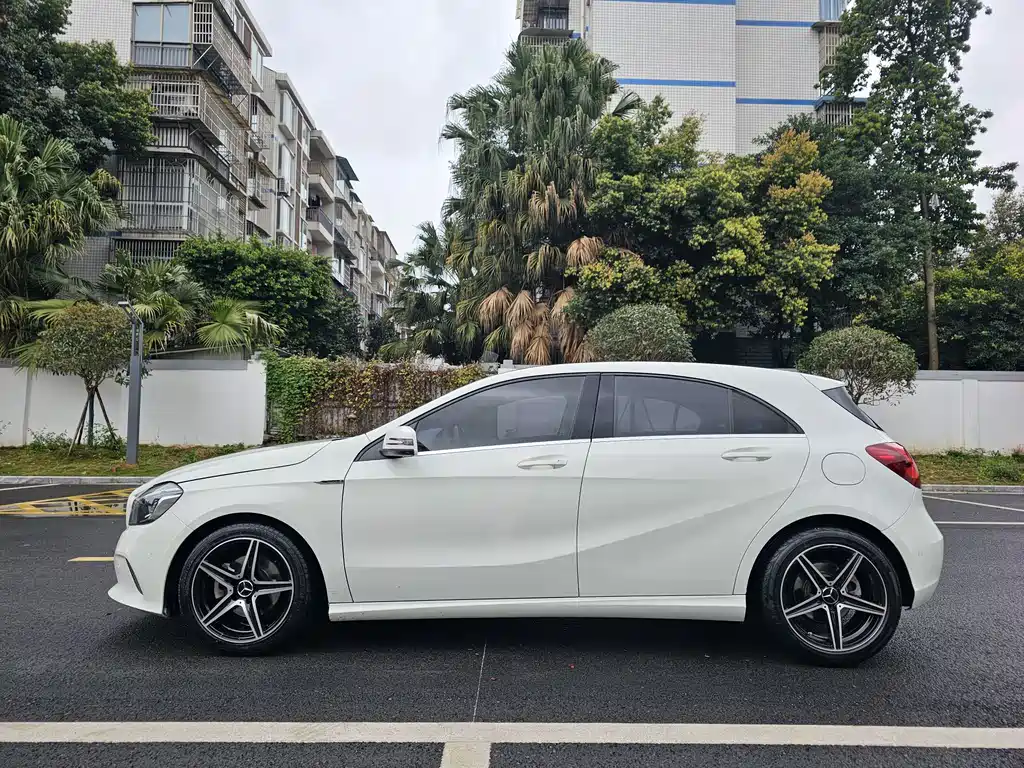 Mercedes-Benz A-Class 2018 — фото 3