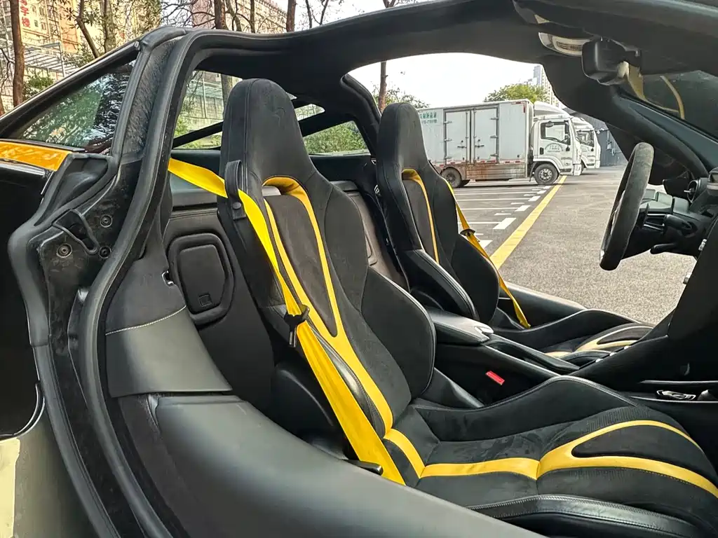 McLaren 720S 2020 — фото 12