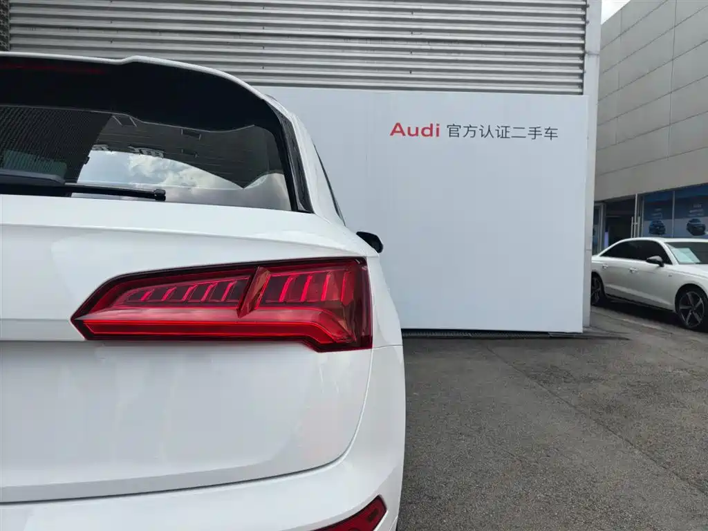 Audi Q5L 2019 — фото 18