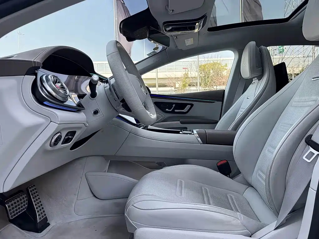 Mercedes-Benz EQS AMG 2026 — фото 11