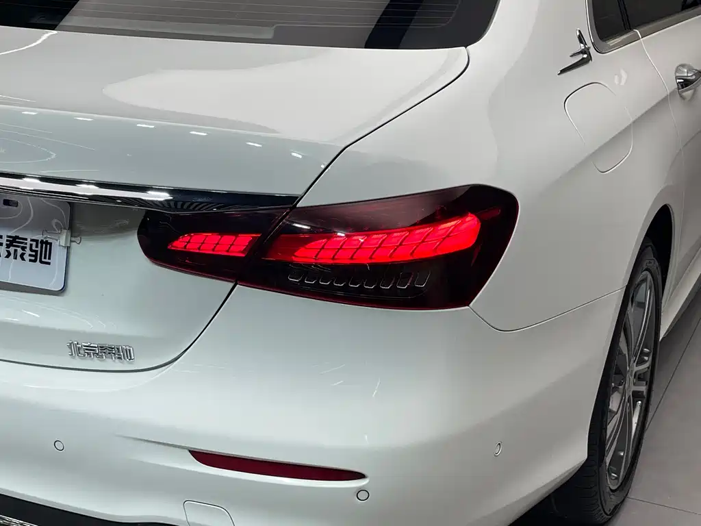 Mercedes-Benz E-Class 2022 — фото 25