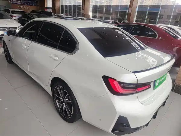BMW 3 Series 2025