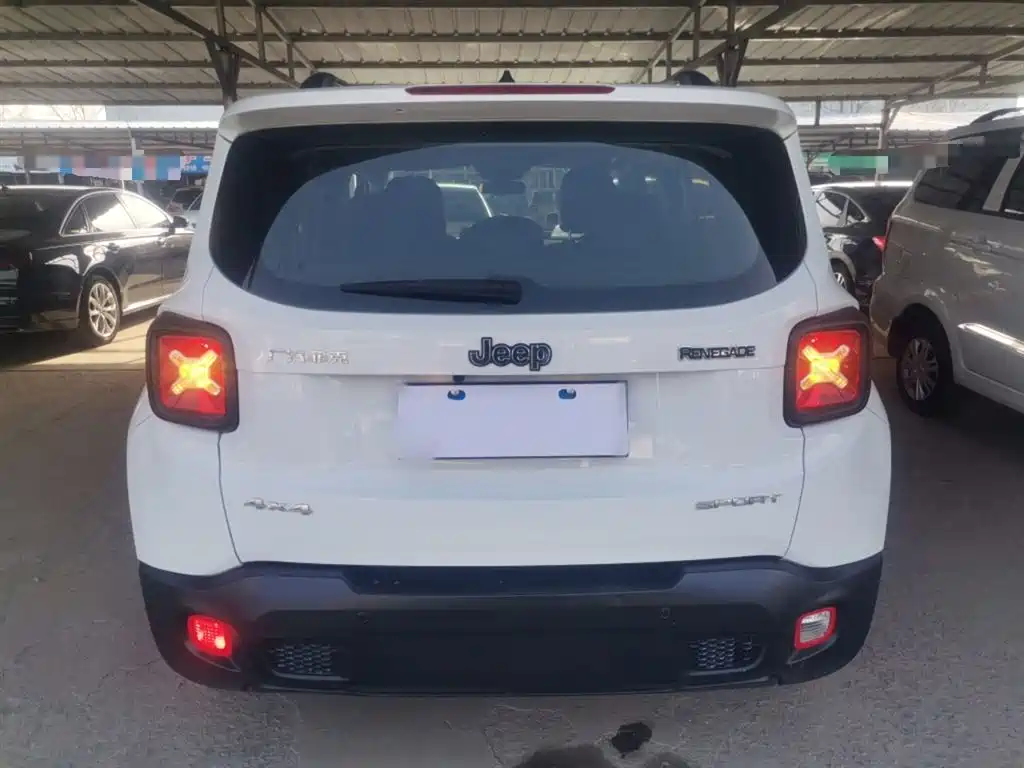 Jeep Renegade 2017 — фото 22