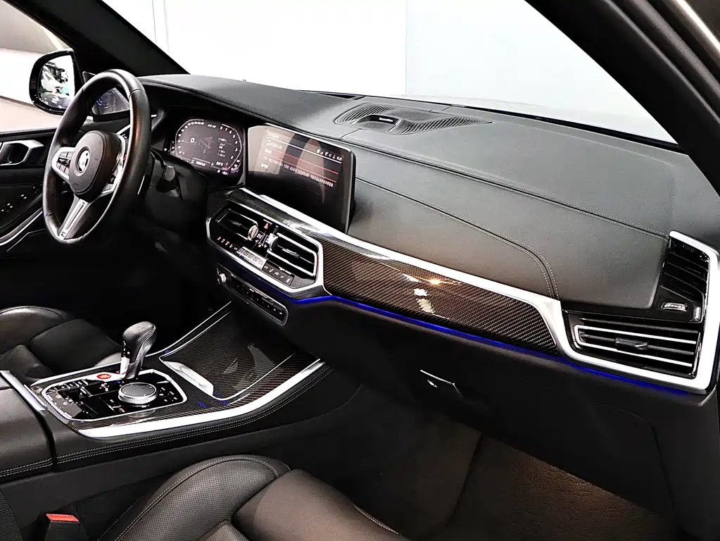 BMW X5 M 2021 — фото 14