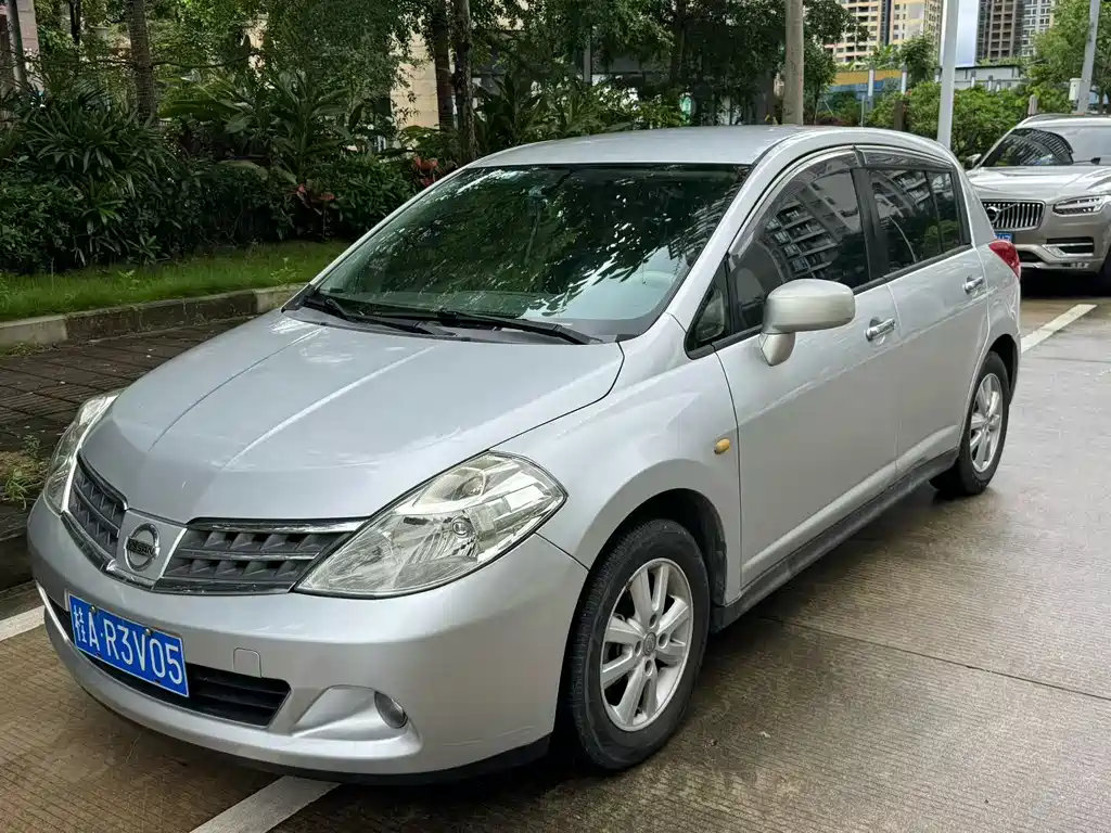 Nissan Tiida 2010