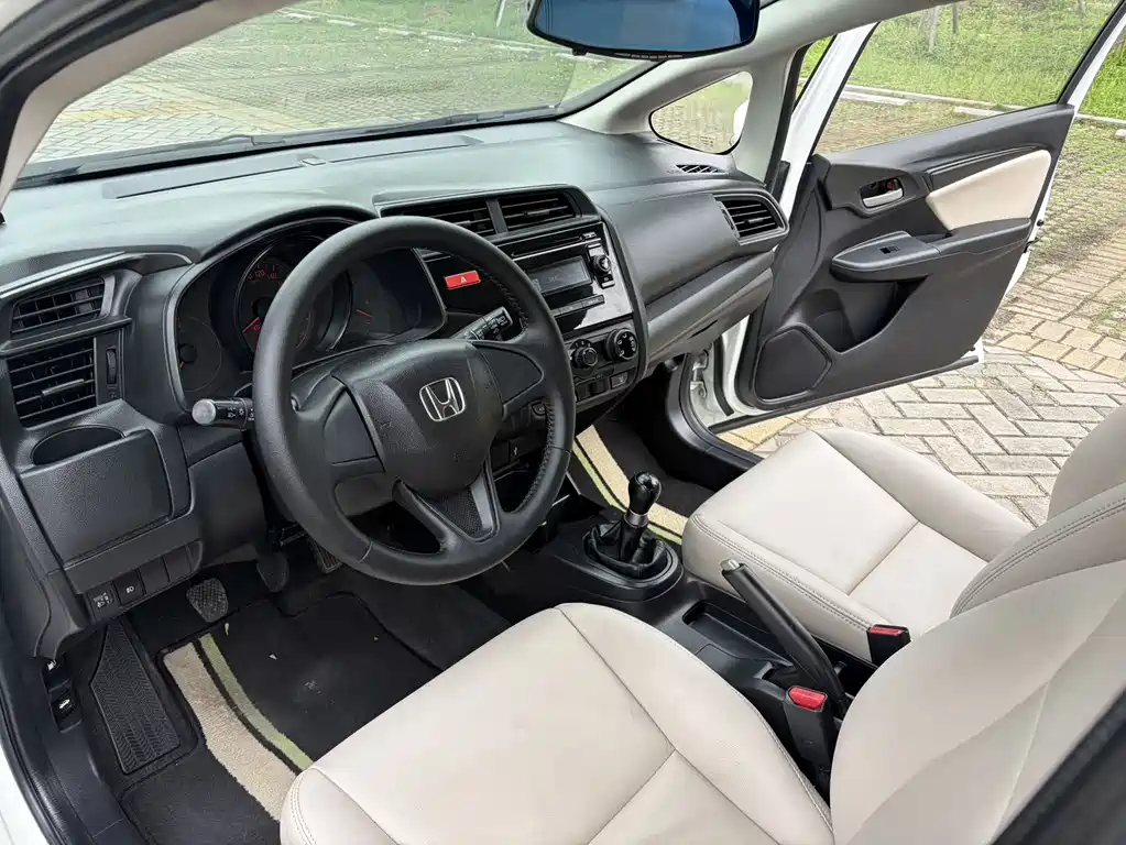 Honda Fit 2016 — фото 12