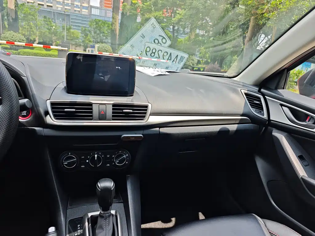 Mazda 3 Angkesela 2018 — фото 10