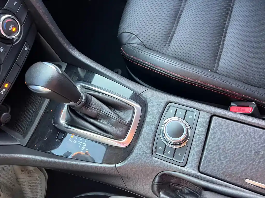 Mazda Atenza 2016 — фото 10