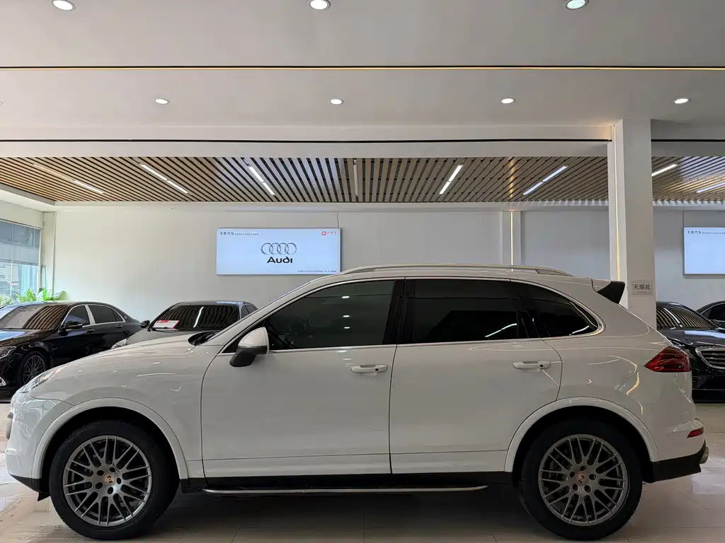 Porsche Cayenne 2016 — фото 5