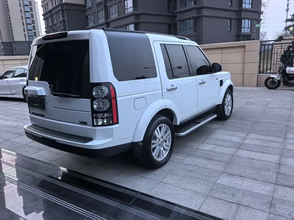 Land Rover Discovery 2015 — фото 4