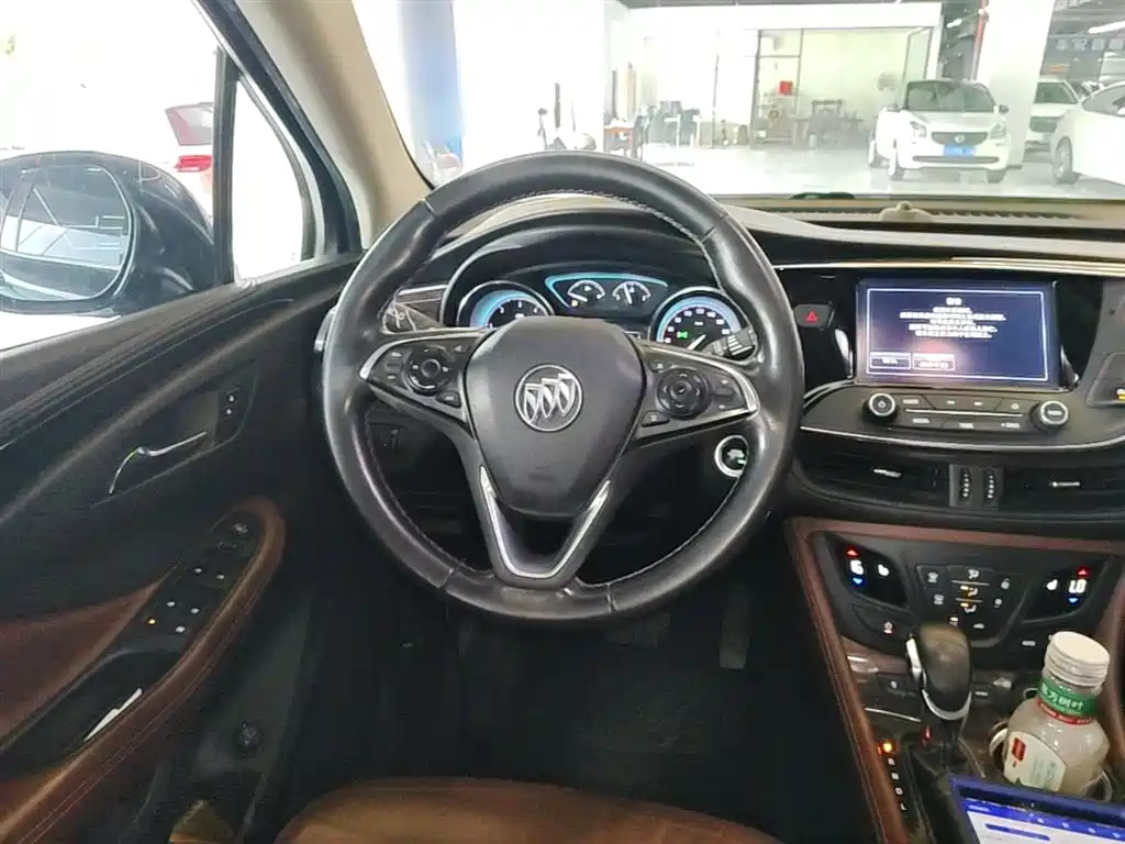 Buick Envision Plus 2017 — фото 11