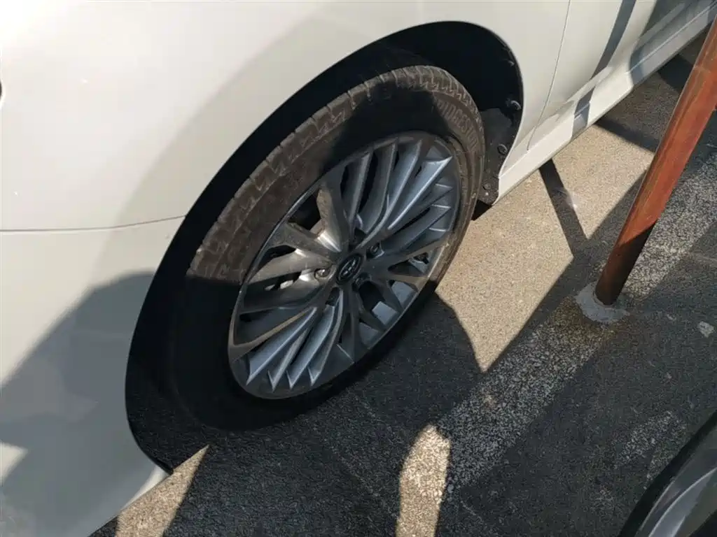 Toyota Camry 2019 — фото 22