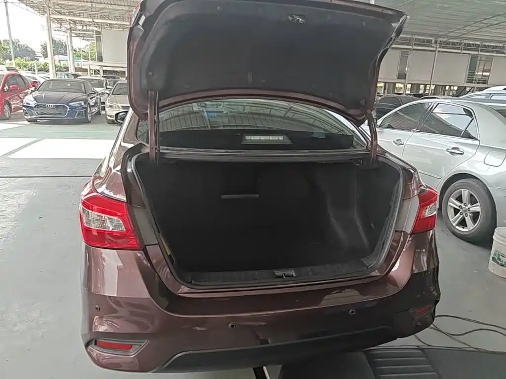 Nissan Sylphy 2018 — фото 19