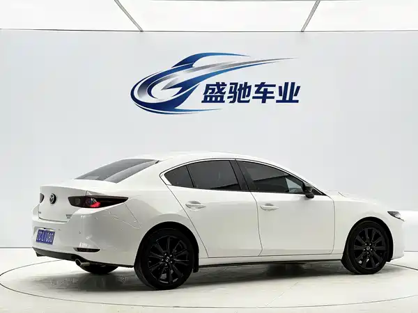 Mazda 3 Axela 2022