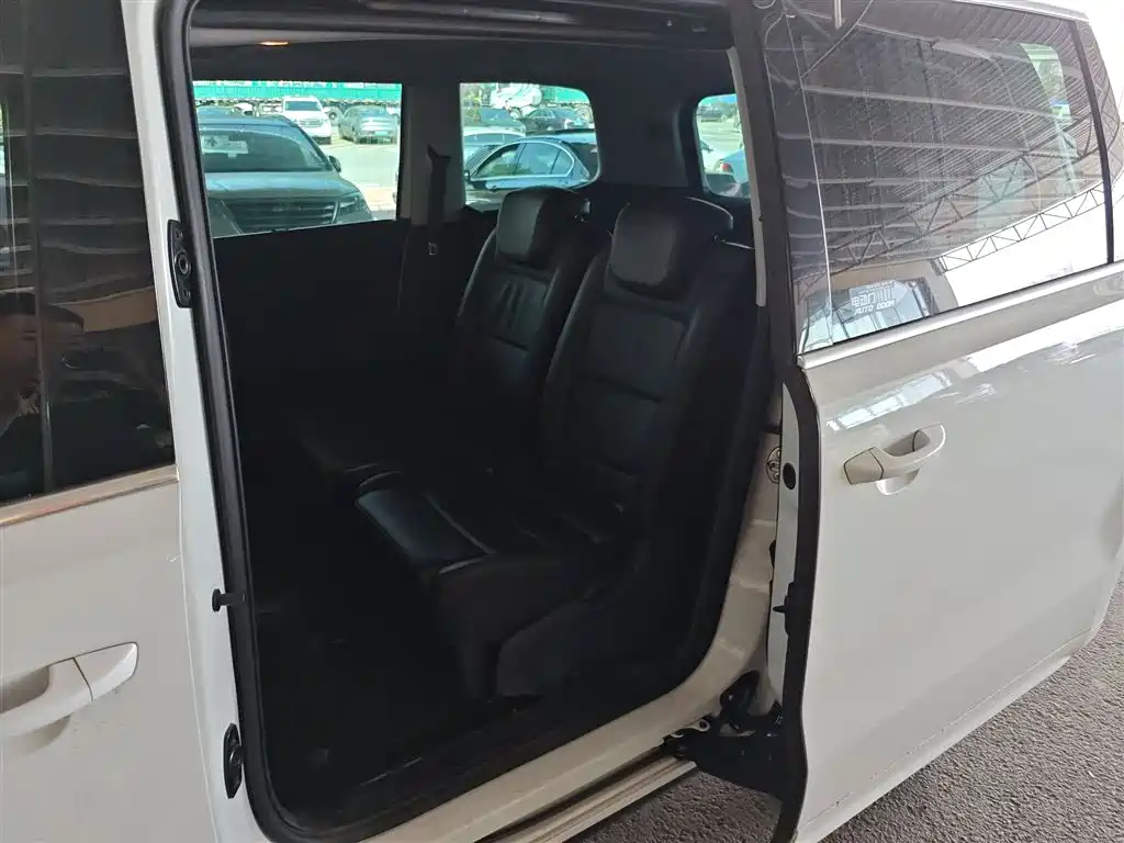 Volkswagen Sharan 2016 — фото 10