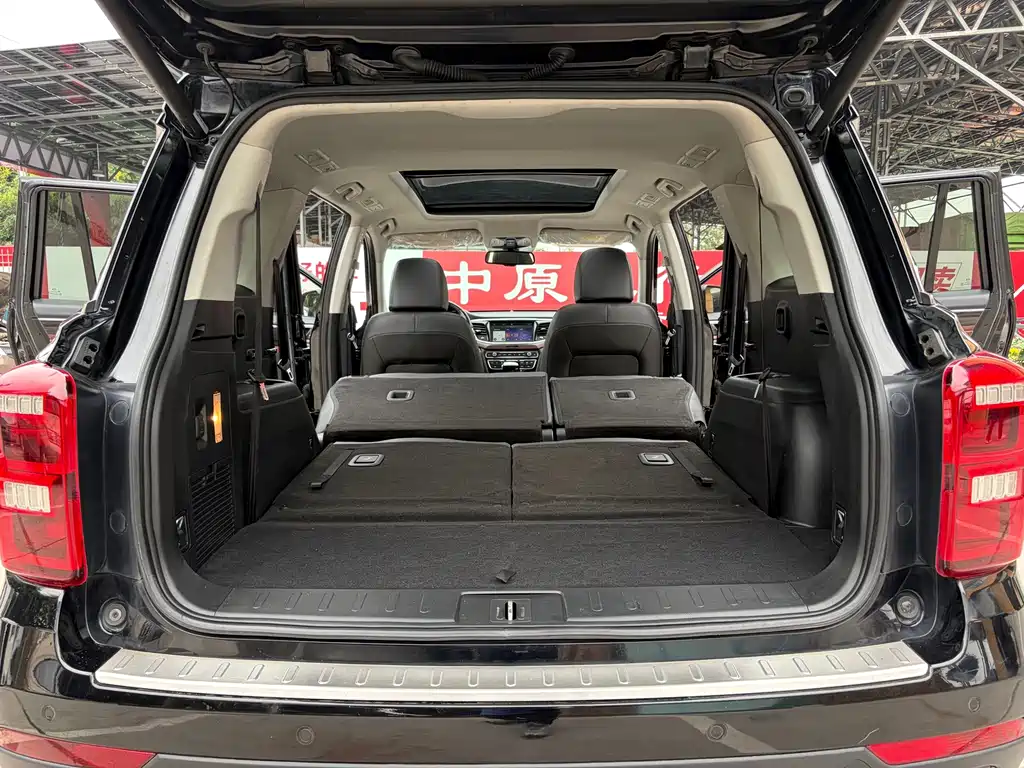 GAC Trumpchi GS8 2017 — фото 14