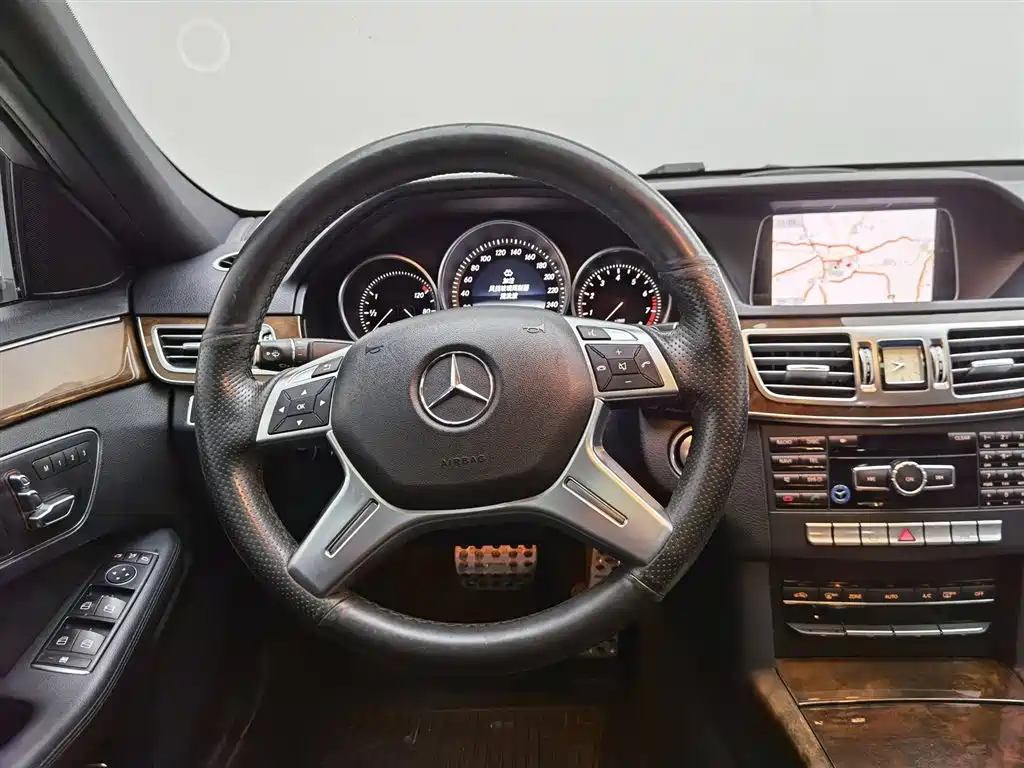 Mercedes-Benz E-Class 2014 — фото 11