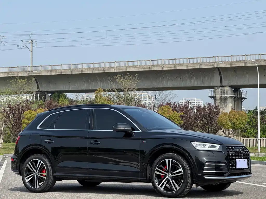Audi Q5L 2020 — фото 3