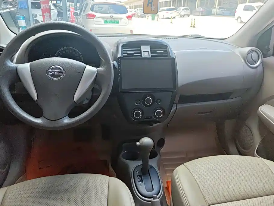 Nissan Sunny 2016 — фото 12