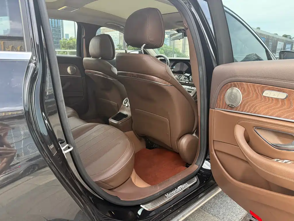 Mercedes-Benz E-Class 2022
