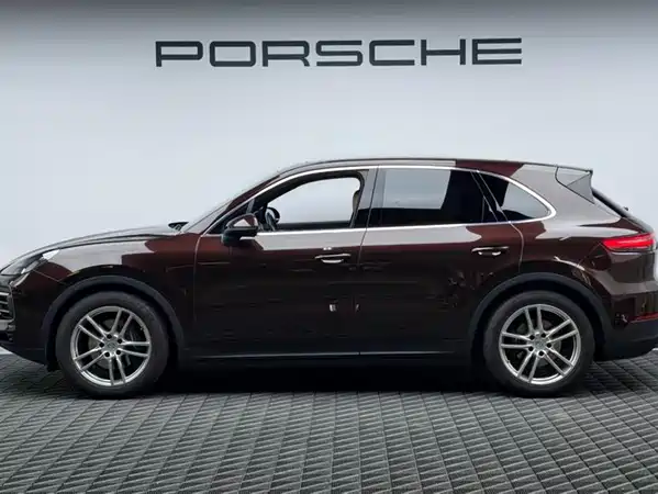 Porsche Cayenne 2021