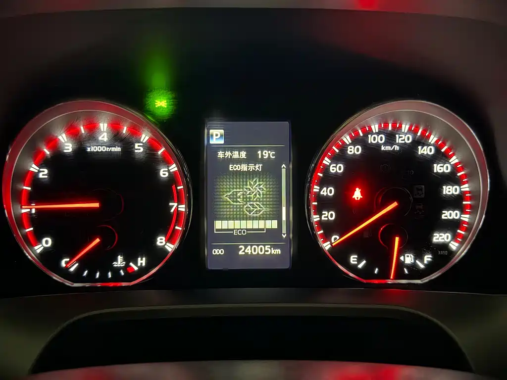 Toyota RAV4 2019 — фото 17