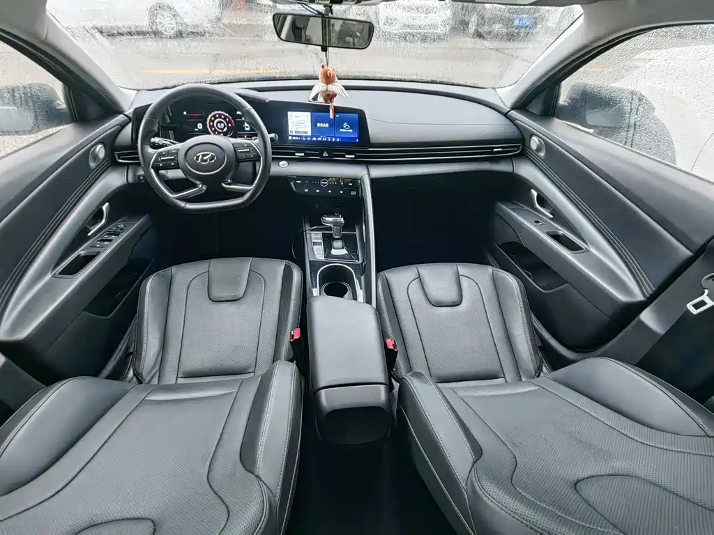 Hyundai Elantra 2021