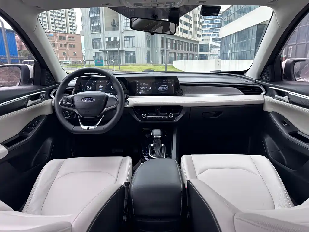 Ford Escort 2021 — фото 12