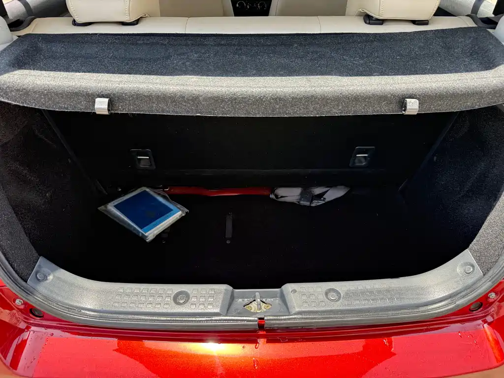 Suzuki Swift 2014 — фото 10