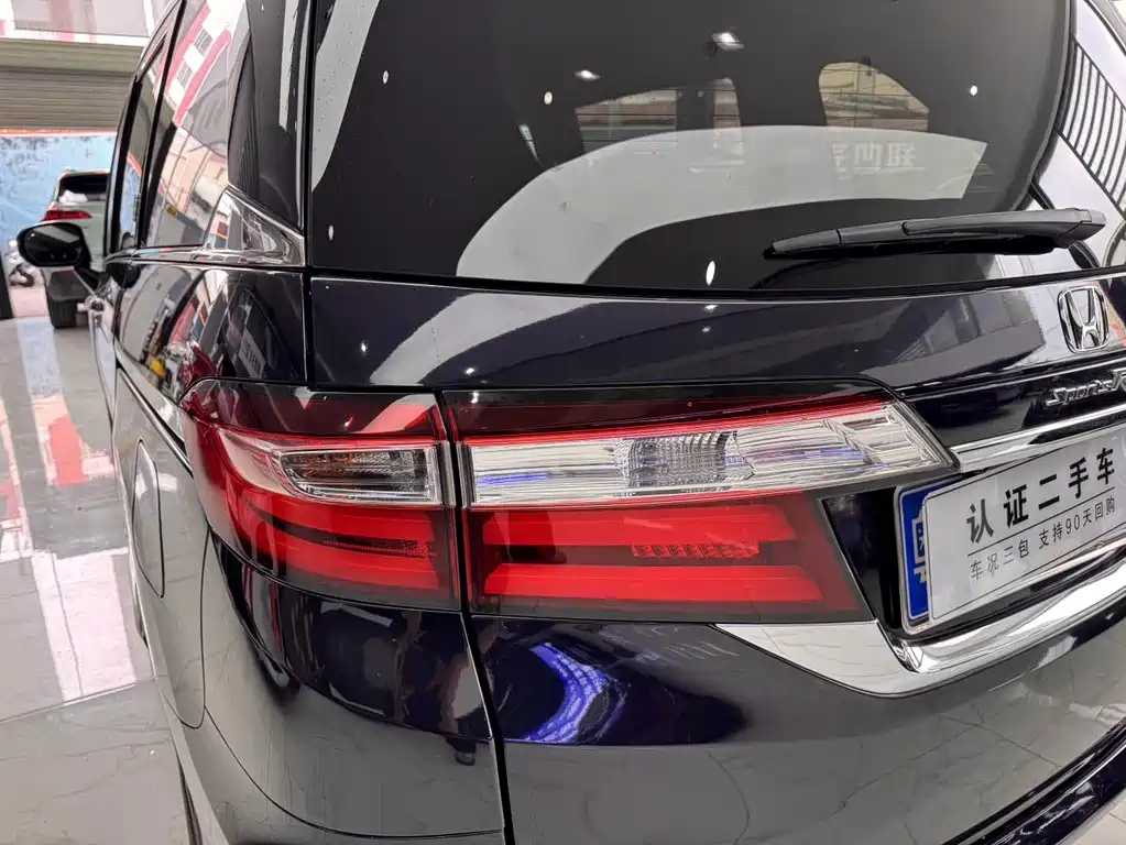 Honda Odyssey 2019 — фото 31