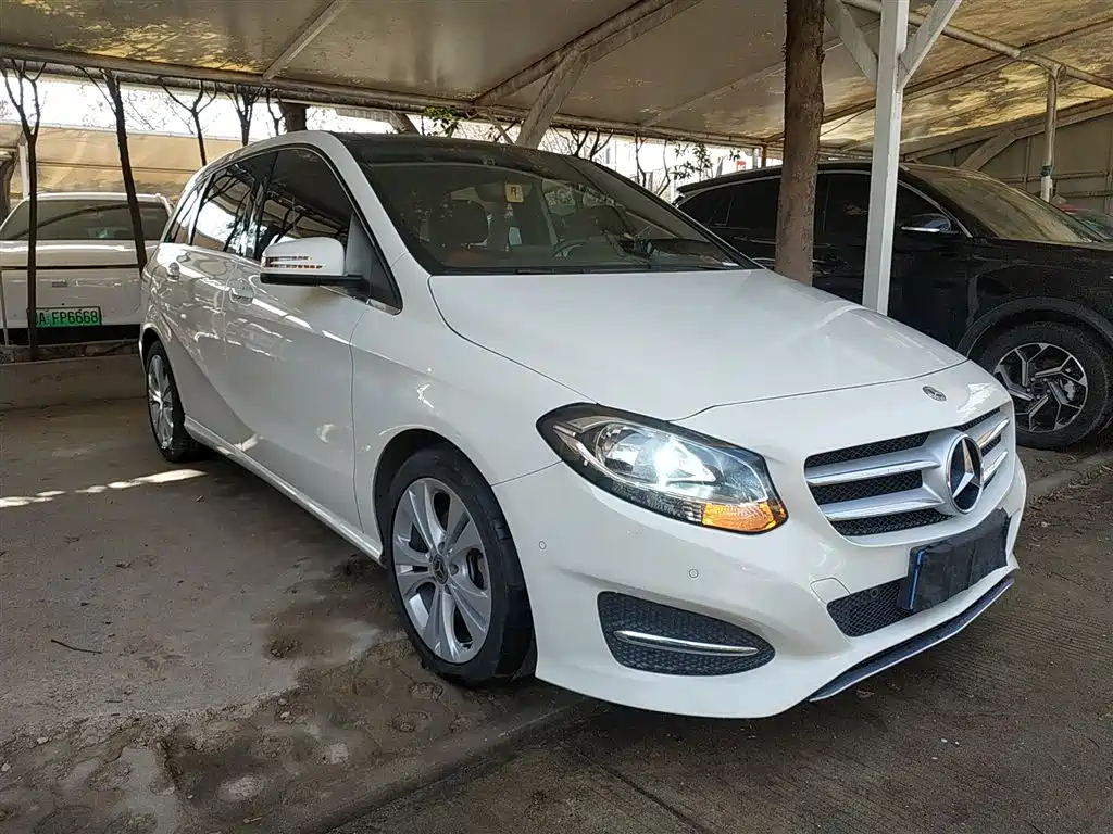 Mercedes-Benz B-Class 2019 — фото 20