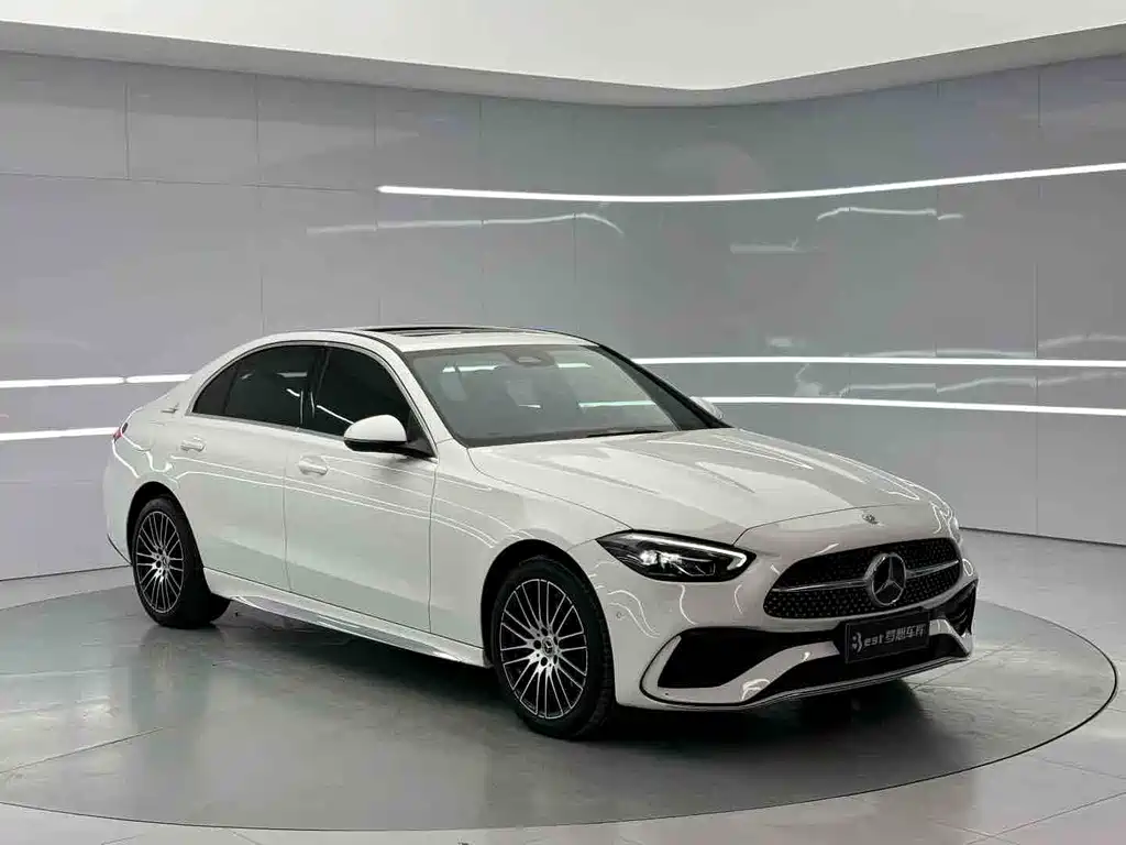 Mercedes-Benz C-Class 2024 — фото 3