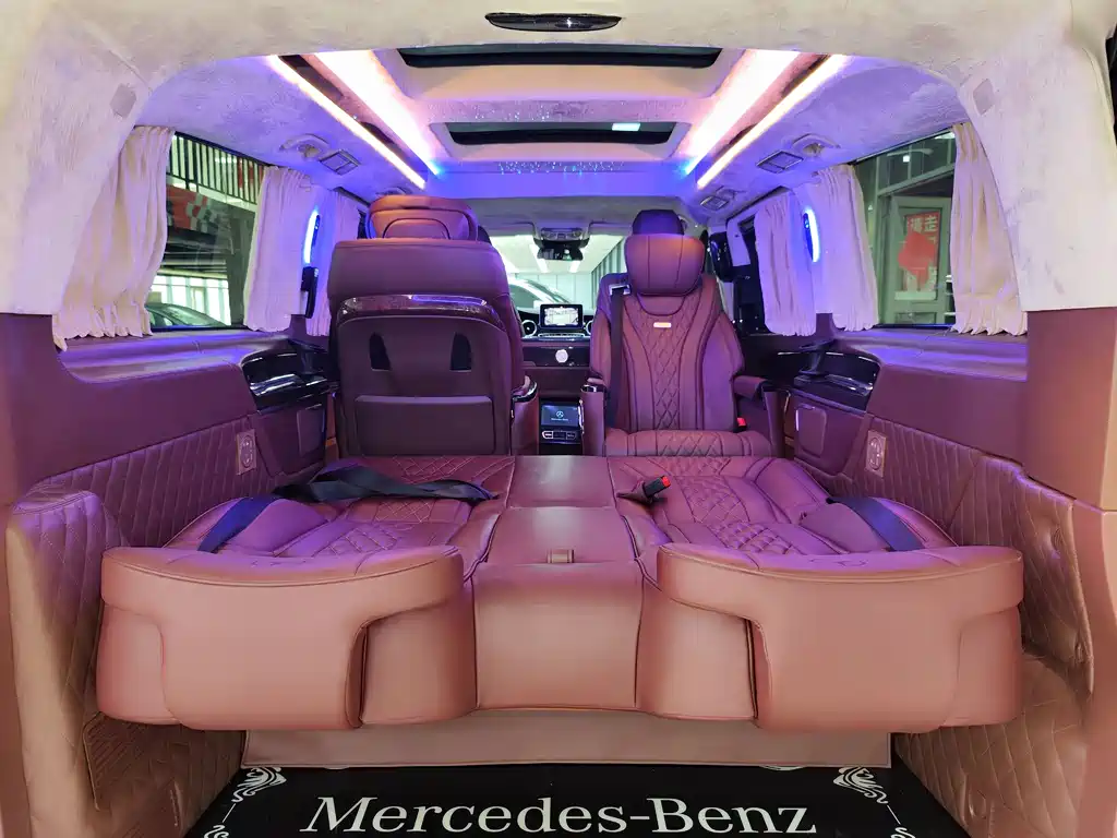 Mercedes-Benz V-Class 2020 — фото 14