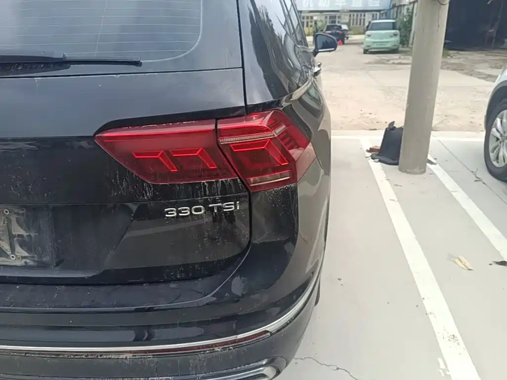 Volkswagen Tiguan L 2023 — фото 8