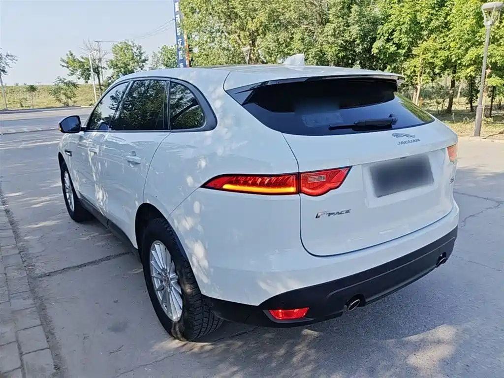Jaguar F-PACE 2018 — фото 5