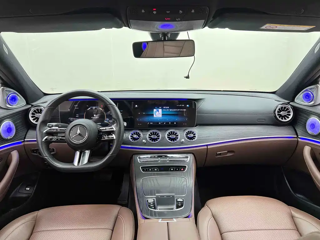 Mercedes-Benz E-Class 2022 — фото 16