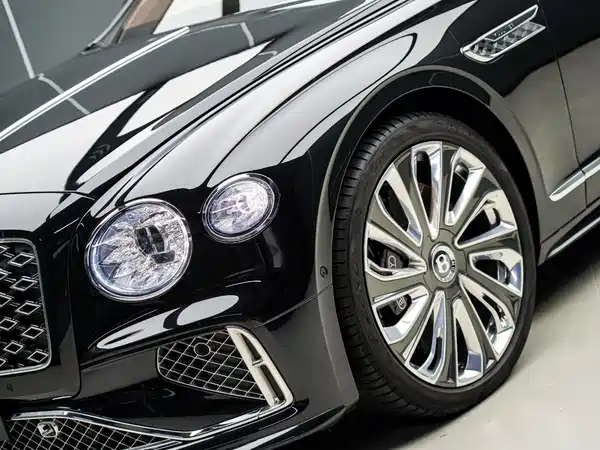 Bentley Flying Spur Plug-In Hybrid 2026