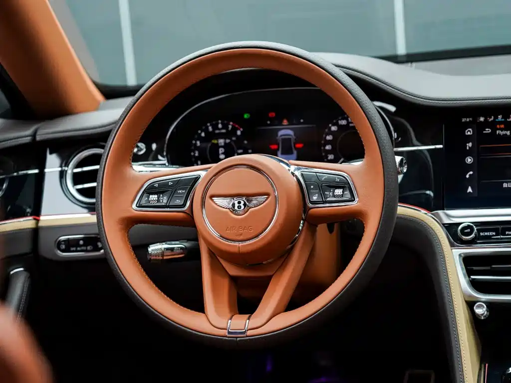 Bentley Flying Spur Plug-In Hybrid 2026 — фото 18