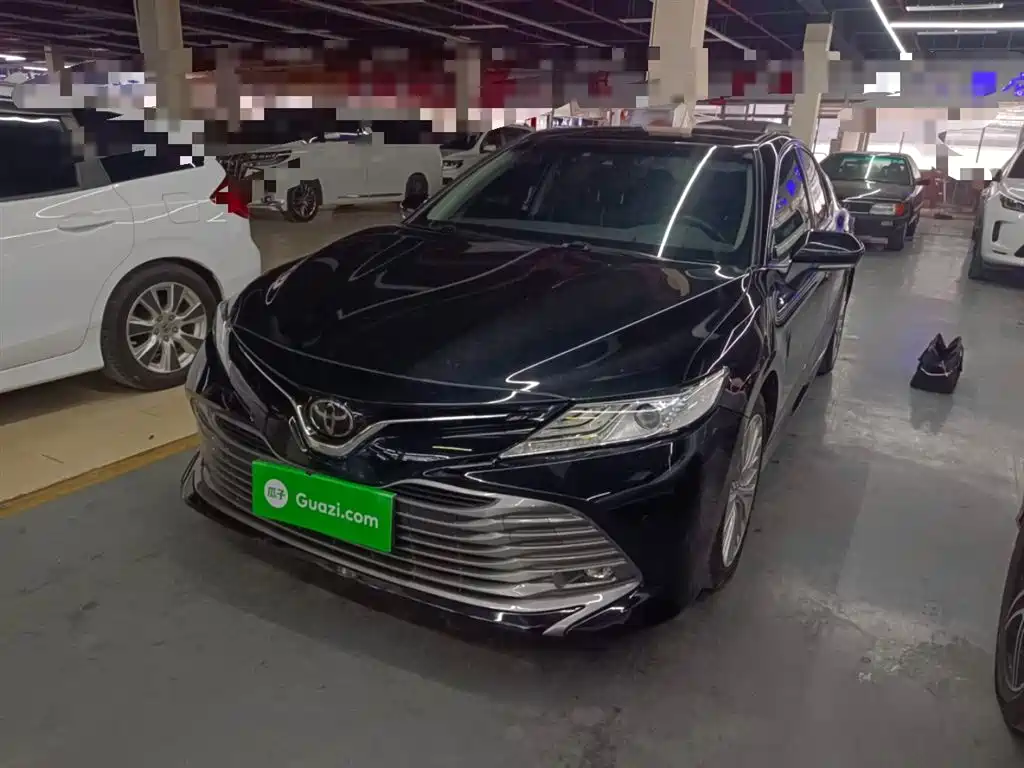 Toyota Camry 2019 — фото 2