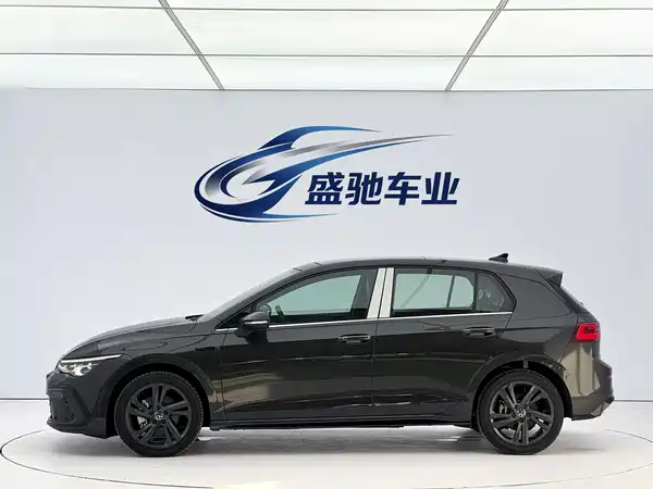 Volkswagen Golf 2024